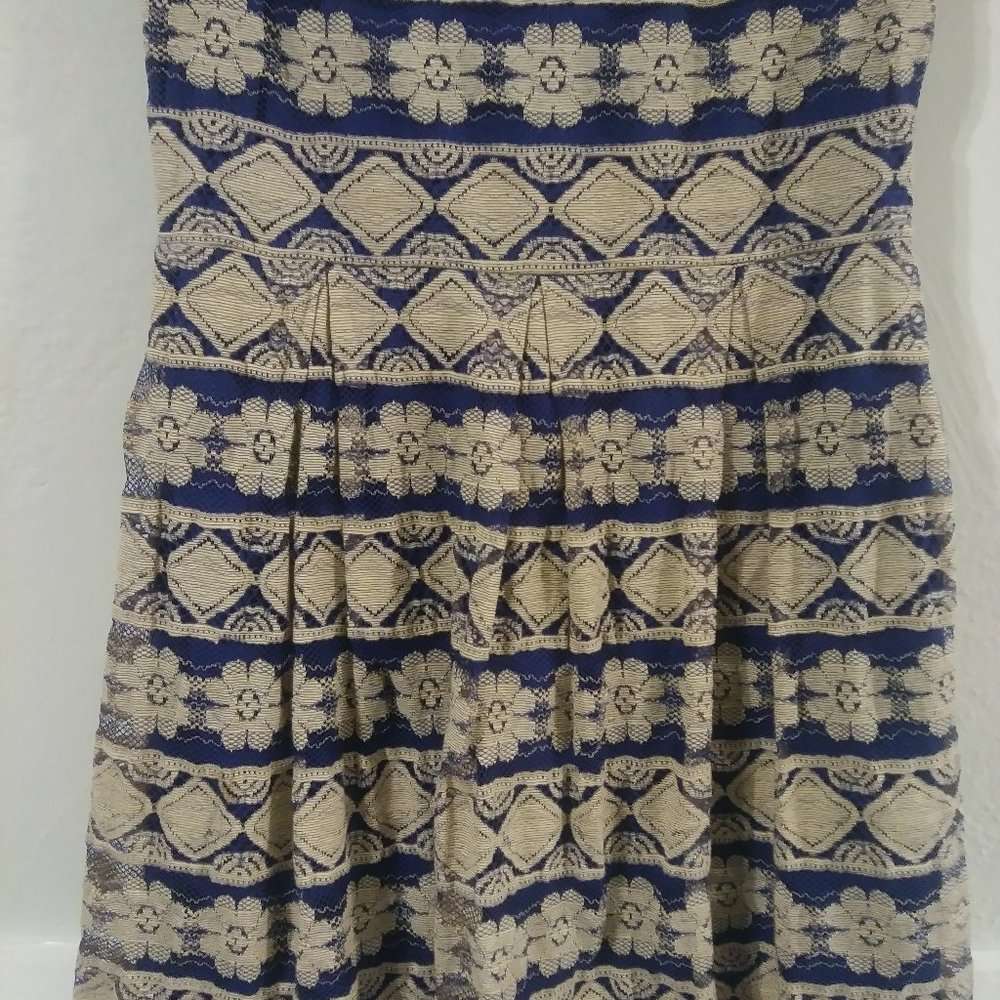 Studio M lace dress - Picture 2 of 5